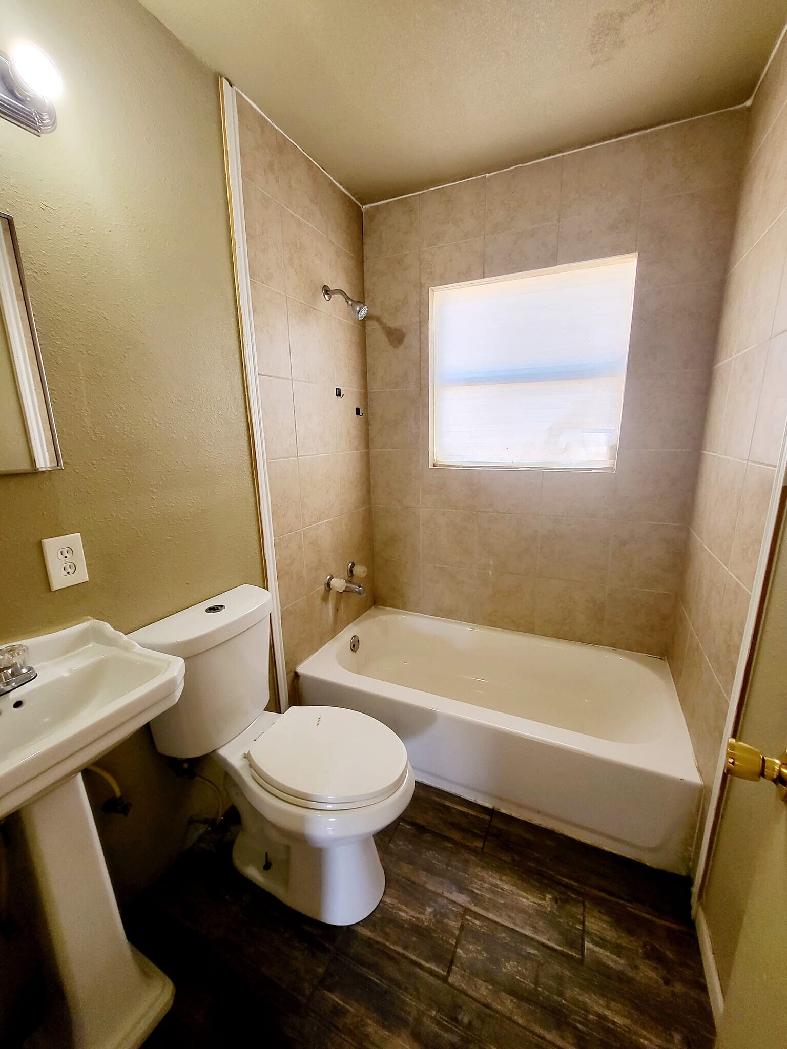 Building Photo - 1513 Sycamore St