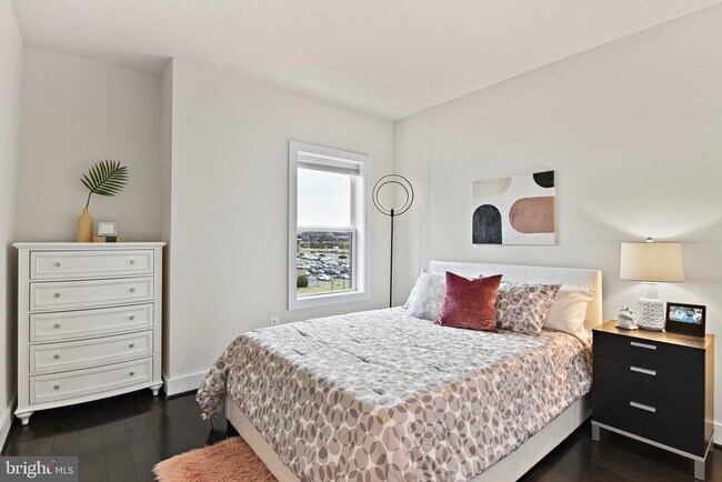 Building Photo - 44742 Tiverton Sq