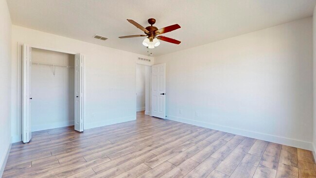 Building Photo - 2056 SW Grant Ave