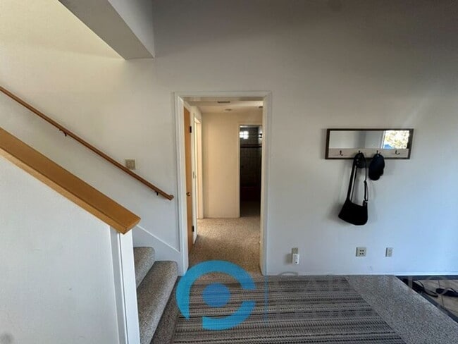 Building Photo - 2620 Deerpark Dr