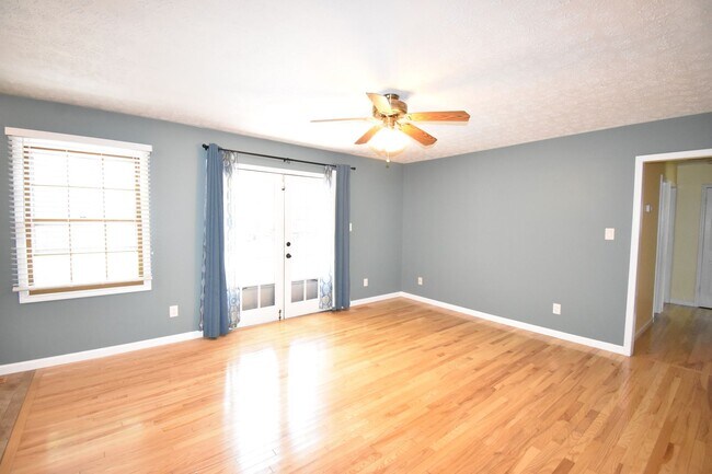 Building Photo - 333 McFadyen Dr