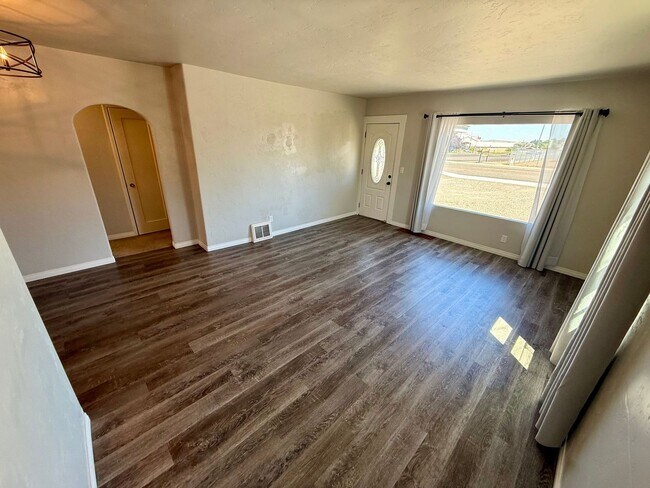 Building Photo - Charming 2-Bedroom Home with Patio, Storage & Plenty of Parking