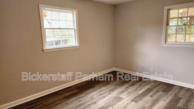 Building Photo - 3814 Meadowcliff Dr