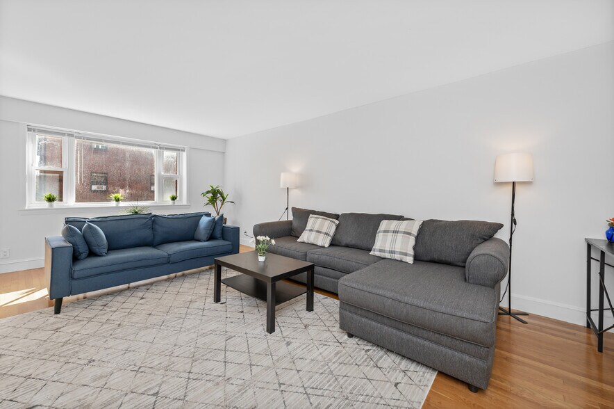 Building Photo - 131 Sewall Ave