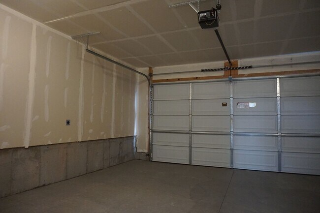 Building Photo - 3091 N Indigo Lp