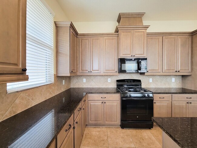 Building Photo - 12111 San Luca St
