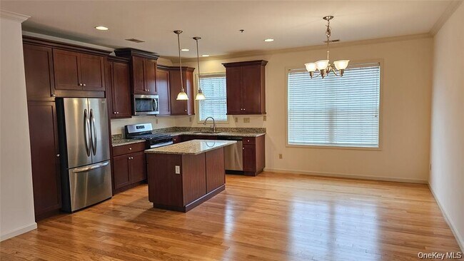 Building Photo - 105 Canter Ct
