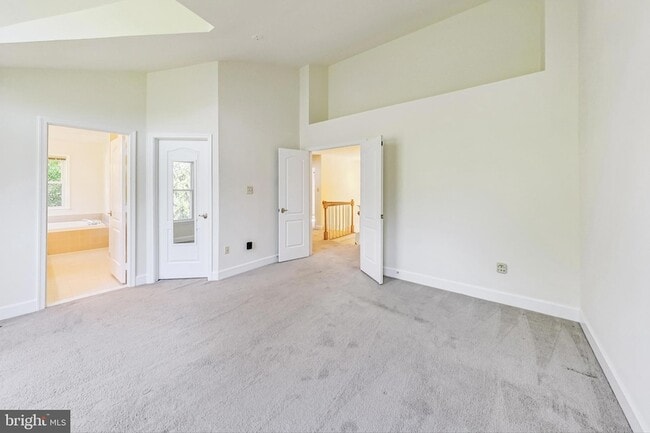 Building Photo - 6104 Cool Spring Terrace S