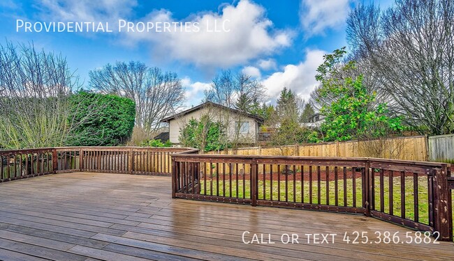 Building Photo - 10932 NE 60th St