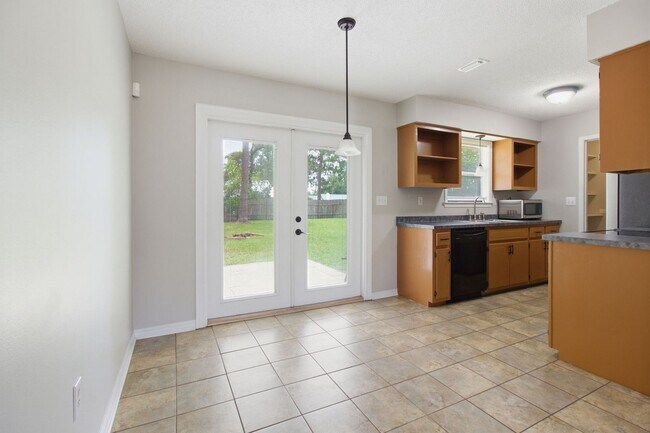 Building Photo - 359 John King Rd