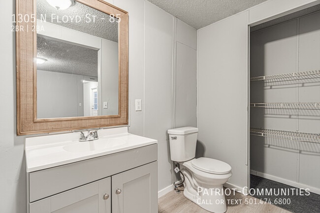 Building Photo - 1305 N Floyd St