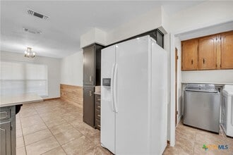 Building Photo - 613 Manning Dr