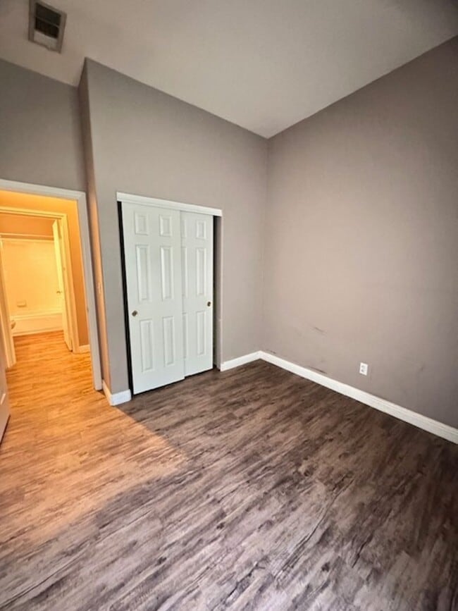 Building Photo - Charming  3-bedroom, 2-bathroom