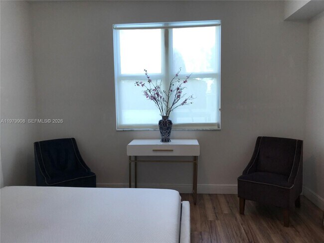 Building Photo - 7900 Harbor Island Dr