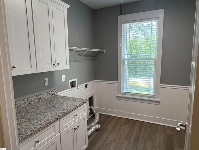 Building Photo - 103 Angler Dr