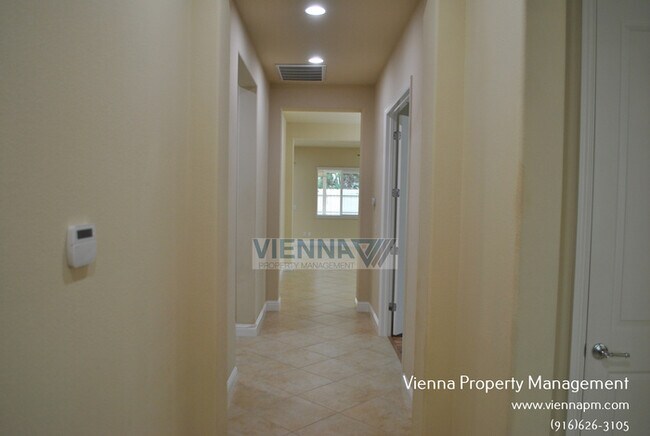 Building Photo - 2101 Harpford Dr
