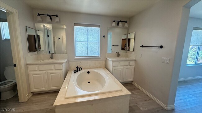 Building Photo - 5273 Candlespice Way