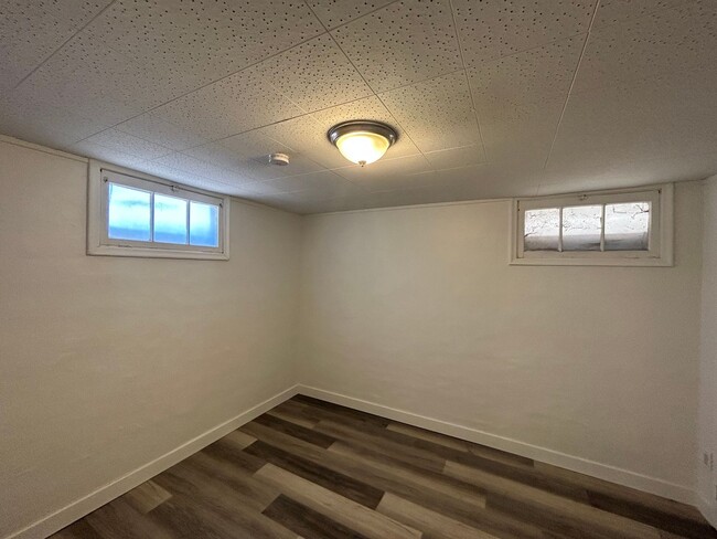 Building Photo - 3 Bedroom 1.75 Bathrooms House in Springvi...