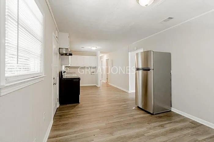 Building Photo - 928 Perry Dr