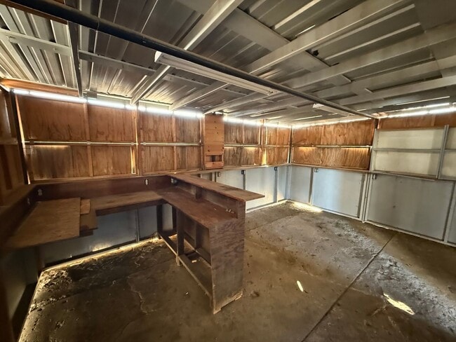 Building Photo - Fresh Paint!