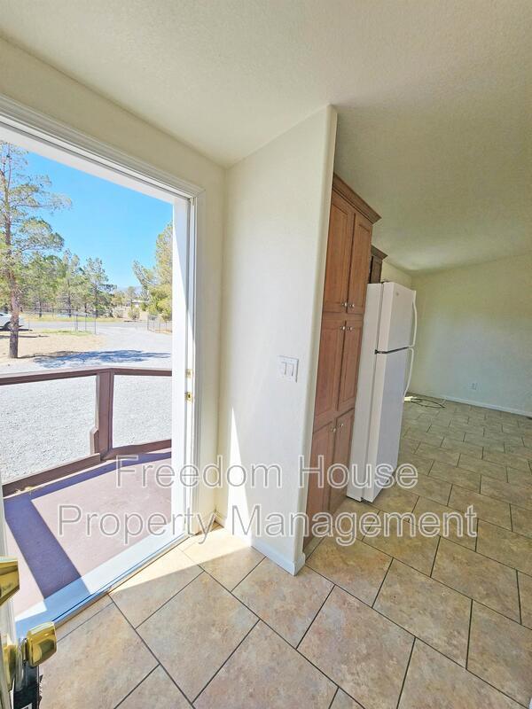 Building Photo - 1550 West Irons Street