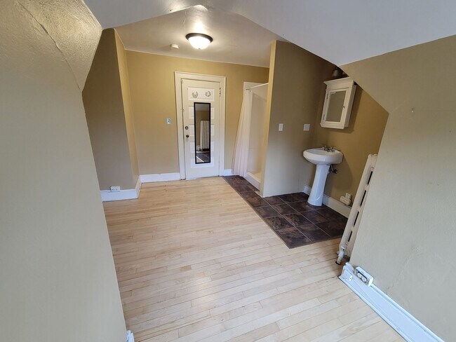 Building Photo - 2002 E 1st St