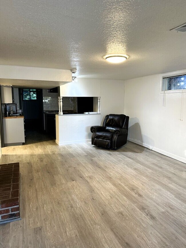 Building Photo - OS 1518