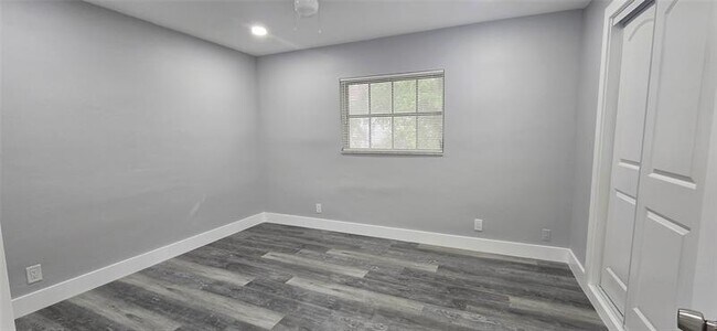 Building Photo - 8606 NW 35th St