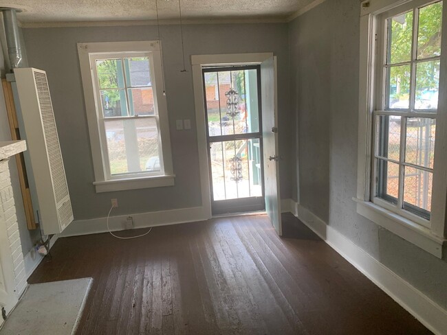 Building Photo - 3578 Vernon Ave