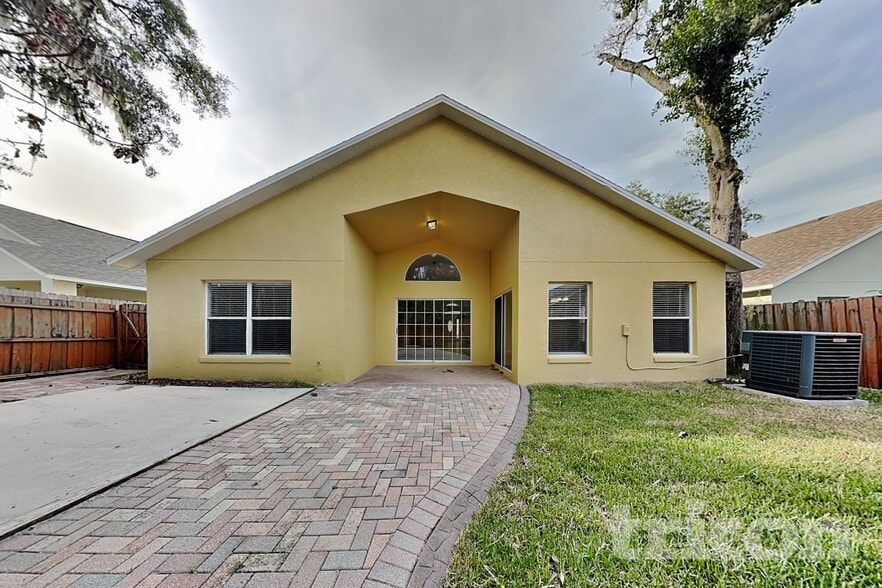 Building Photo - 2517 Clareside Dr