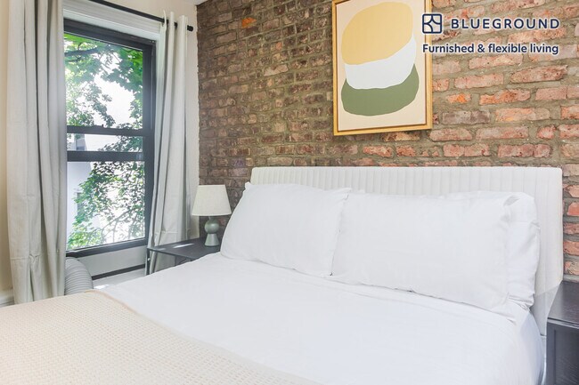 Building Photo - 316 W 14th St