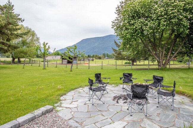 Primary Photo - 592 Homestake Trail