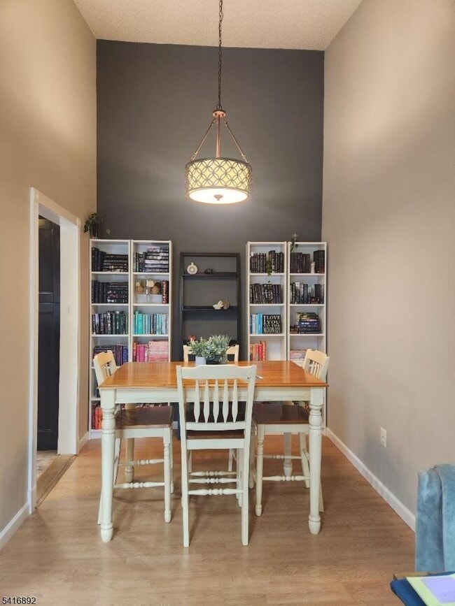 Building Photo - 330 Penns Way