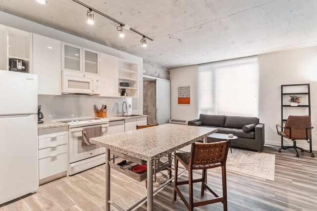 Primary Photo - 776 Euclid Ave