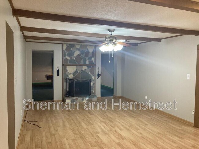 Building Photo - 267 Sioux Ct