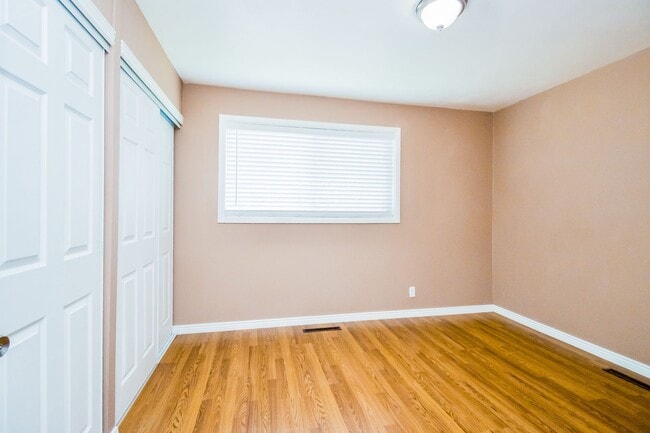 Building Photo - Cozy 3 Bed, 1 Bath Pet-Friendly Home with ...