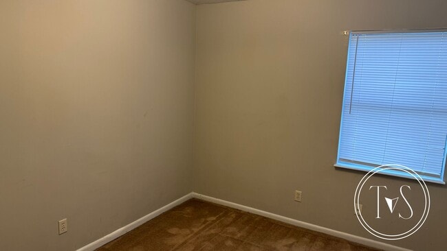 Building Photo - WINTER MOVE-IN SPECIAL: 50% OFF 1st FULL MONTH'S RENT!**