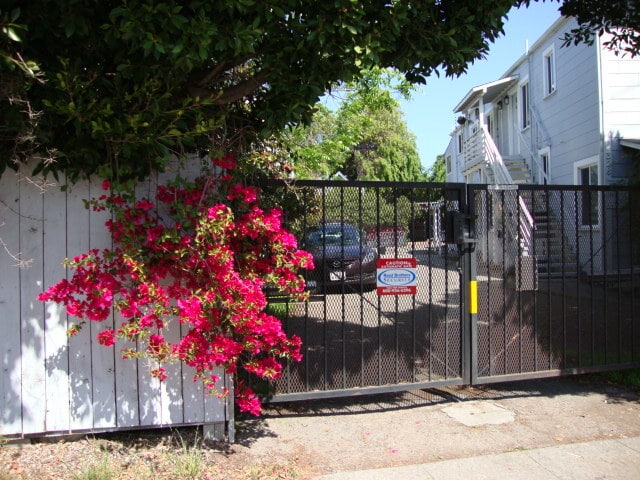 328-334 45th Street - 334 45th St