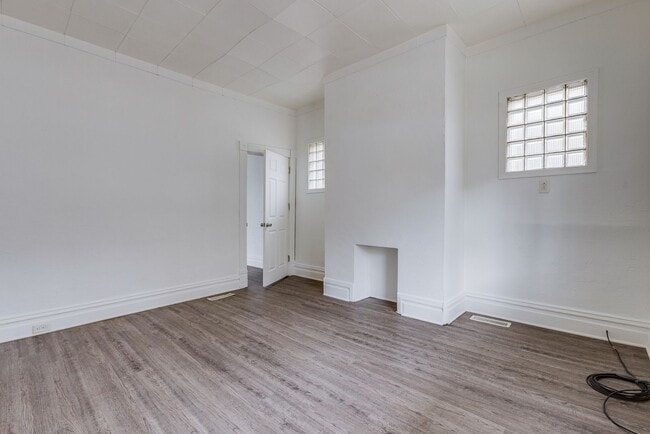 Building Photo - Available APRIL 2026 - Spacious 3 Bedroom Apartment in the Heart of Mt Oliver!