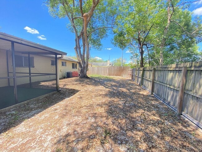 Building Photo - 603 Pheasant Ave