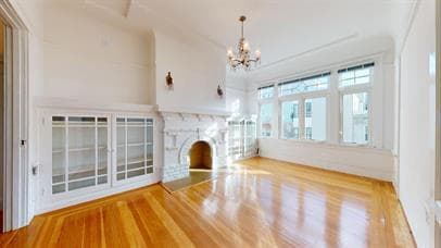 Building Photo - "Spacious 2-Bed Sanctuary in the Heart of ...
