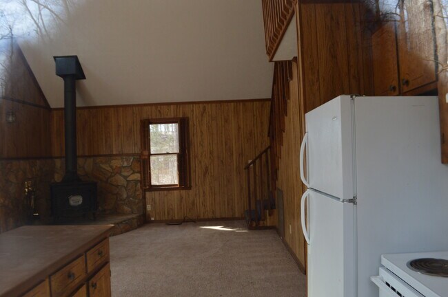 Building Photo - 2 Bed/1 Bath Cottage in Private Area
