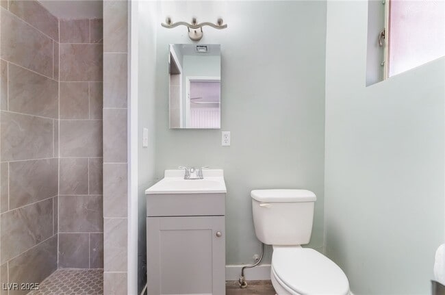 Building Photo - 2112 S Van Patten Pl