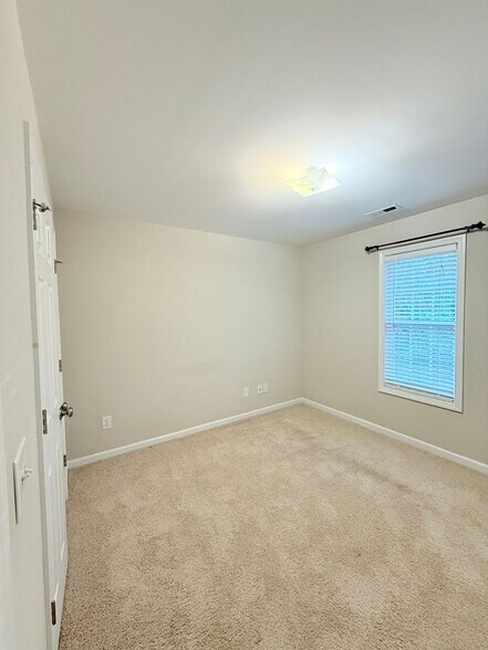 Building Photo - 301 Saranac Ridge Dr