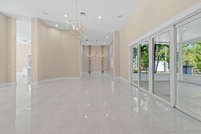 Building Photo - 15503 Temple Blvd
