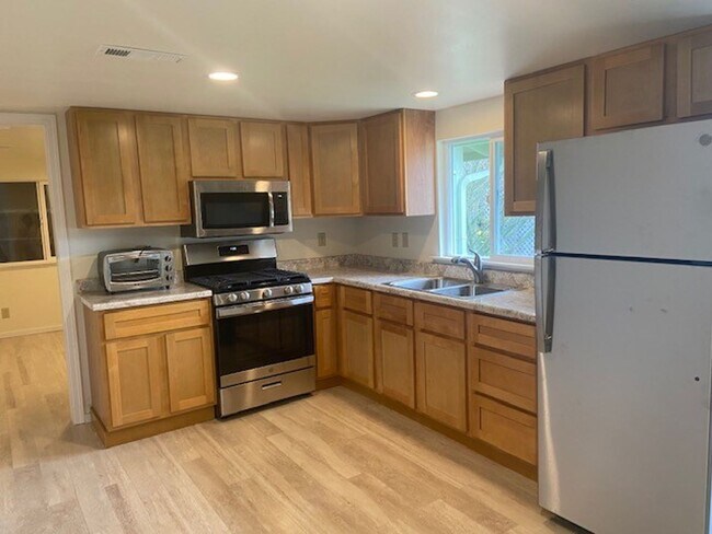 Building Photo - 4303 Horseman Ln