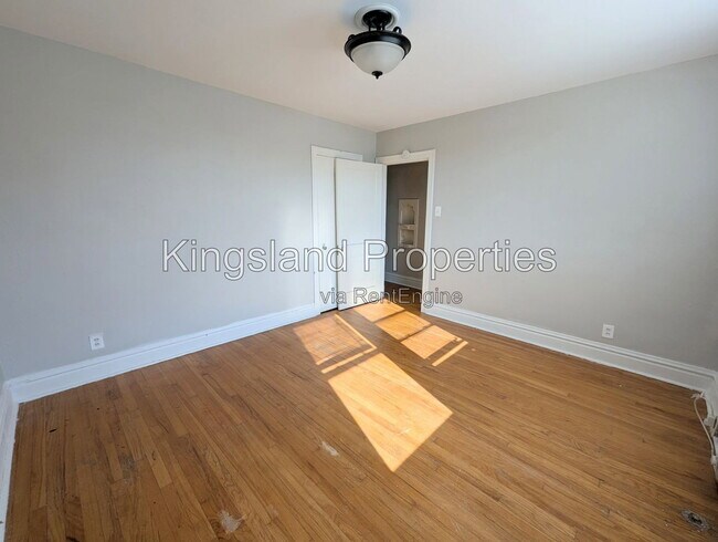 Building Photo - 3864 S Spring Ave