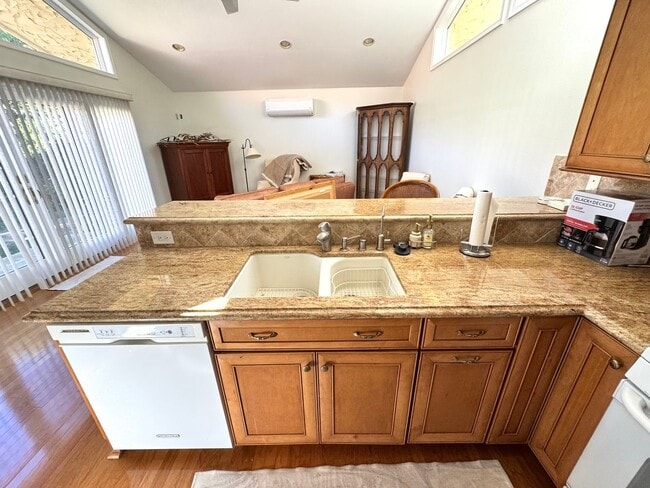 Building Photo - Quiet cul-de-sac Ondulando home with attached ADU included!!