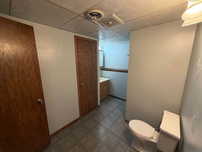 Building Photo - 3303 Eddy Ln