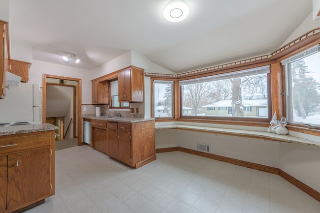 Building Photo - Great Roseville Home, Moundsview Schools, ...